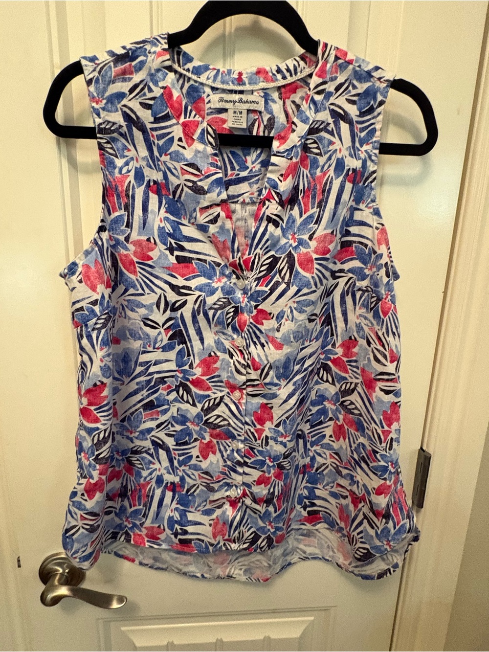 Tommy Bahama Blue & Pink Floral Sleeveless Button-Front Camisole